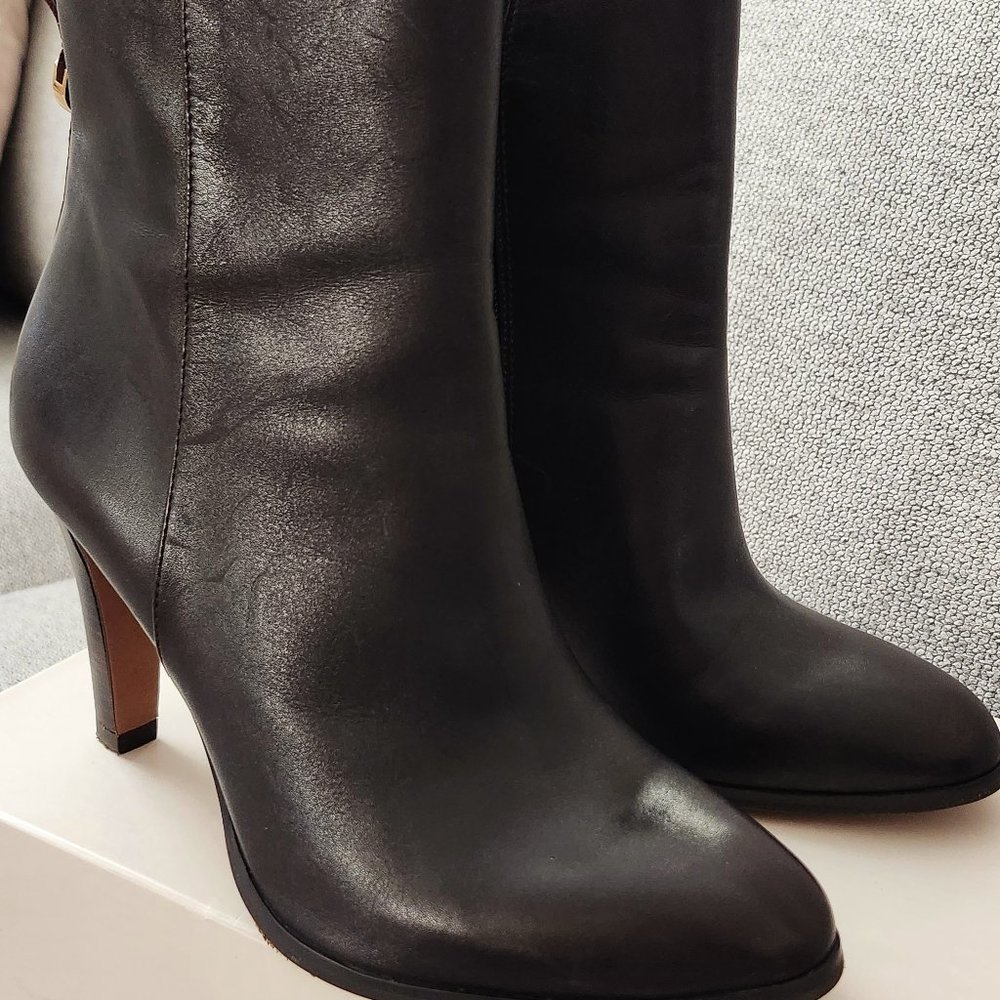 Coach "Jemma" Leather Ankle Booties | Gently Pre-Owned| sz 9